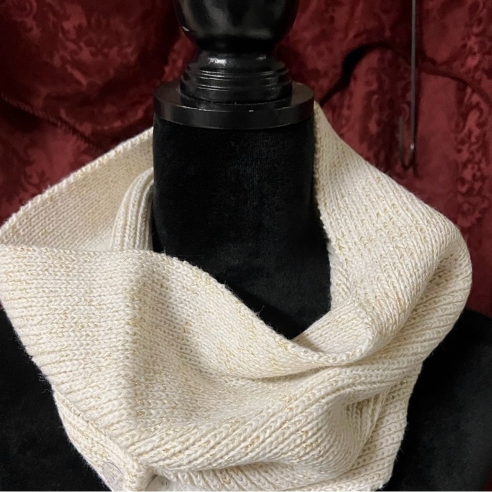 NWOT Infinity Scarf / Neck Warmer Ivory Color